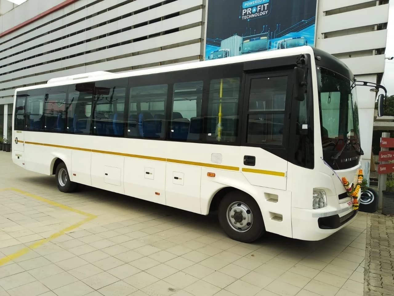 Bharat Benz (35+1)